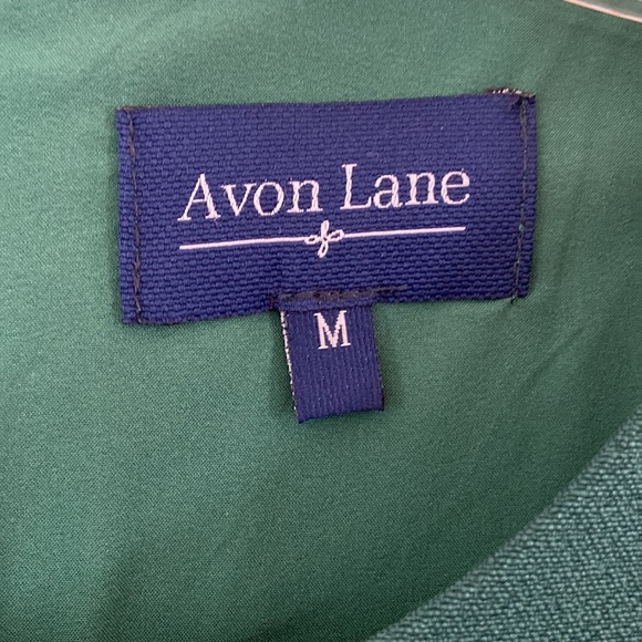 Avon Lane peplum sleeve two-toned Top - Picture 2 of 3